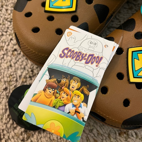 CROCS Scooby-Doo! Classic Clog Brown/Black Unisex Size - Picture 3 of 6